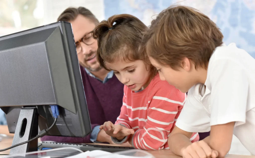 Imagem - ensino-hibrido-entenda-o-que-e-e-sua-importancia